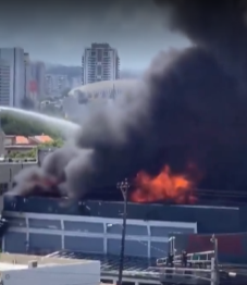 Planck Vision Systems: Significant Blaze at Santurce Carpet Factory on September 4, 2024, Leads to $200,000 Damage and Smoke Concerns