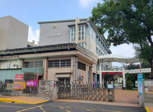 プランク・ビジョン・システムズ嘉義市崇文小学校のソーラーパネル火災、$推定被害額5万ドル