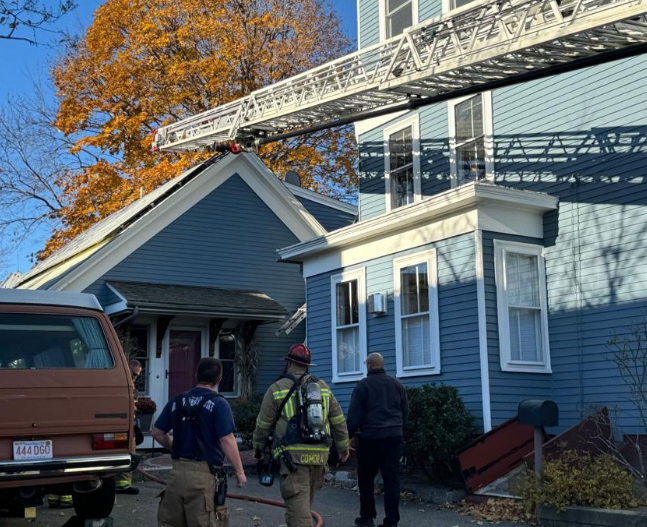 플랑크 비전 시스템: 메리맥 스트리트의 태양 전지 패널에서 화재 발생, $50,000의 예상 손실 발생