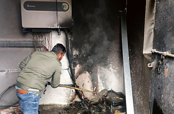 プランク・ビジョン・システムズ新穀市場のソーラーパネル火災で$万円の被害、配線が破壊される