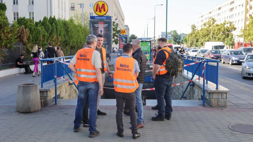 Warsaw mayor summons security team after metro paralysed by fire – TVP World