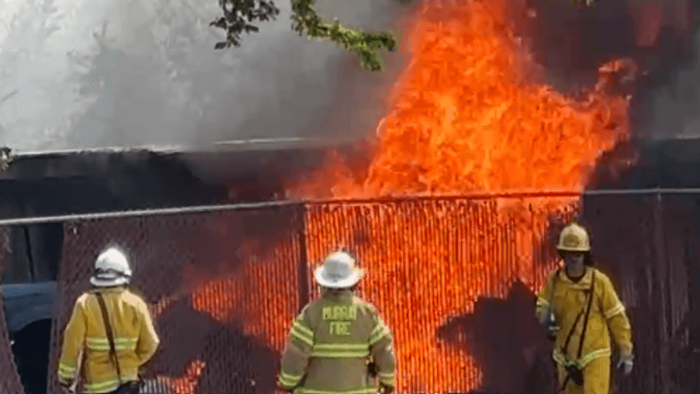 草刈り機の刃が岩に衝突、ミルクリークのアパートから出火 - KMYU